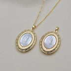 Collar con colgante de estilo clásico de Nuestra Señora de Guadalupe