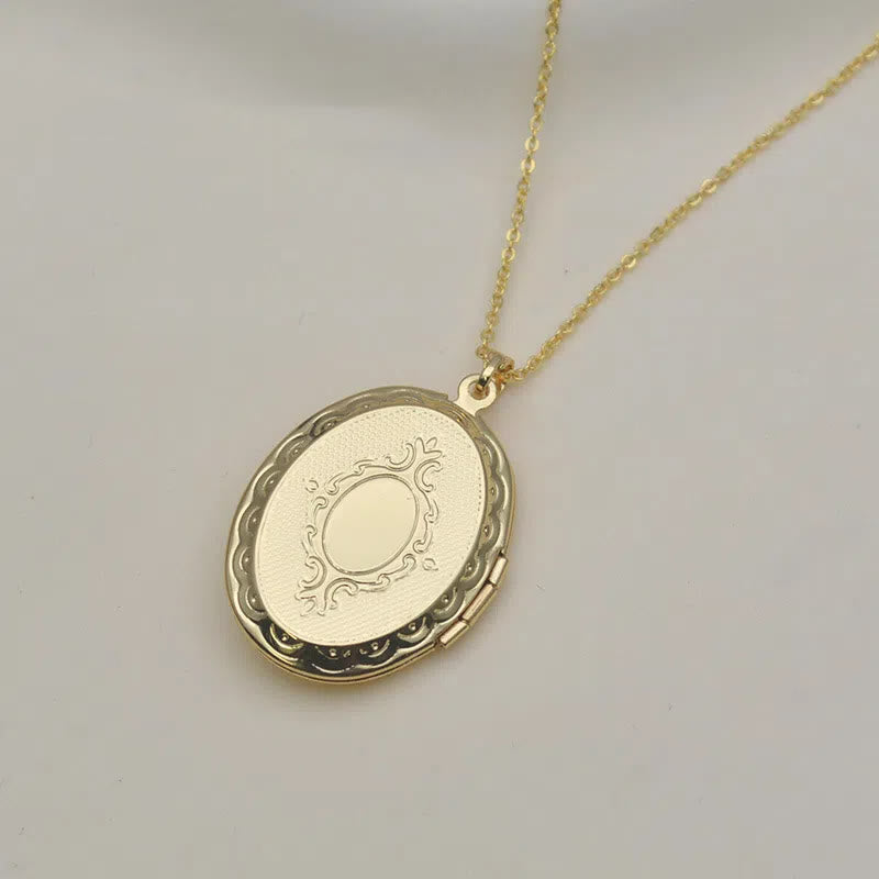 Collar con colgante de estilo clásico de Nuestra Señora de Guadalupe