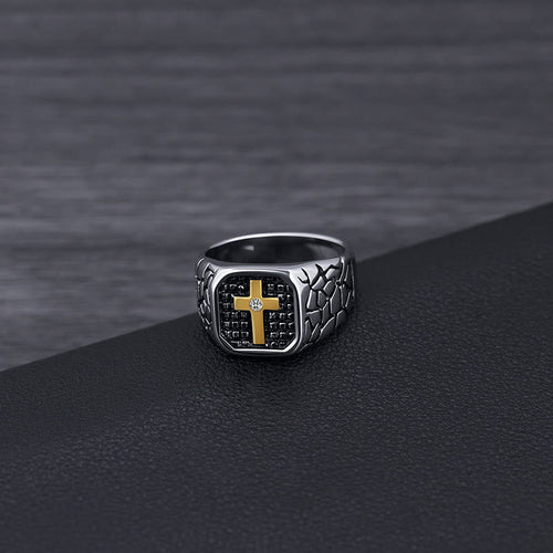 Classic Style Cracked Stone Pattern Cross Devine Faith Ring