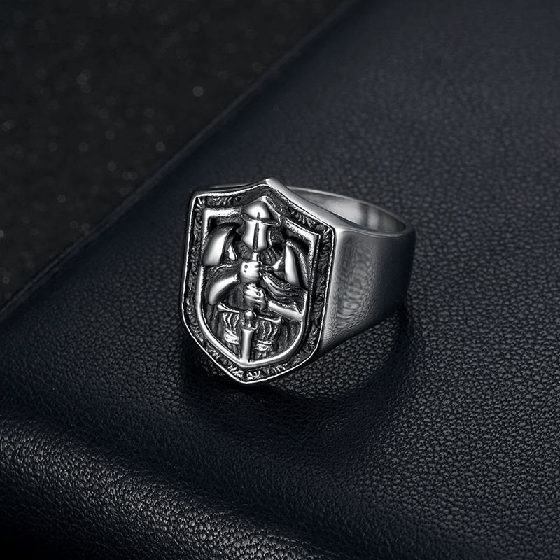 Anillo de protección sagrada con escudo de cruzadas de estilo clásico