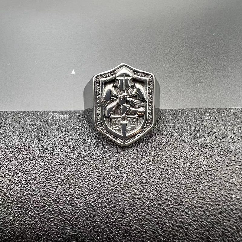 Anillo de protección sagrada con escudo de cruzadas de estilo clásico