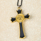 Collar con colgante de protección divina de crucifijo multicolor estilo clásico (6 colores)