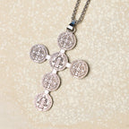 Collier pendentif Croix de Saint Benoît style rétro classique protection divine