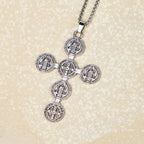 Collier pendentif Croix de Saint Benoît style rétro classique protection divine