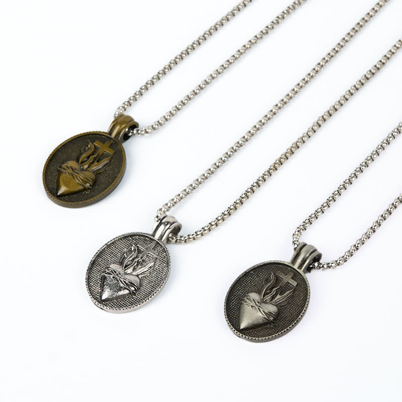 Collier pendentif avec emblème divin du Sacré-Cœur, style vintage