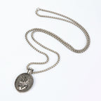 Collier pendentif avec emblème divin du Sacré-Cœur, style vintage