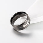 Anillo cruzado de fe y fuerza grabado estilo moderno