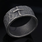 Bague Croix en Pierre Forgée Texture Ancienne Style Vintage