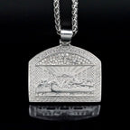 Collier avec Pendentif Figure de la Cène Divine de Style Moderne