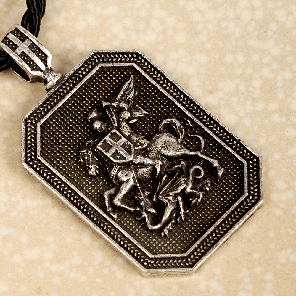 Collar con colgante de San Jorge y el Dragón estilo clásico, con oración de protección