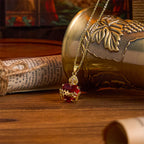 Collier Pendentif Cœur Sacré de Jésus en Pierres Précieuses Rouges Style Moderne