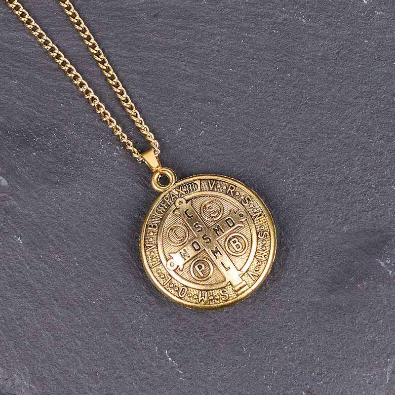 Collier Pendentif Symbole Saint Benoît Style Classique (3 couleurs)