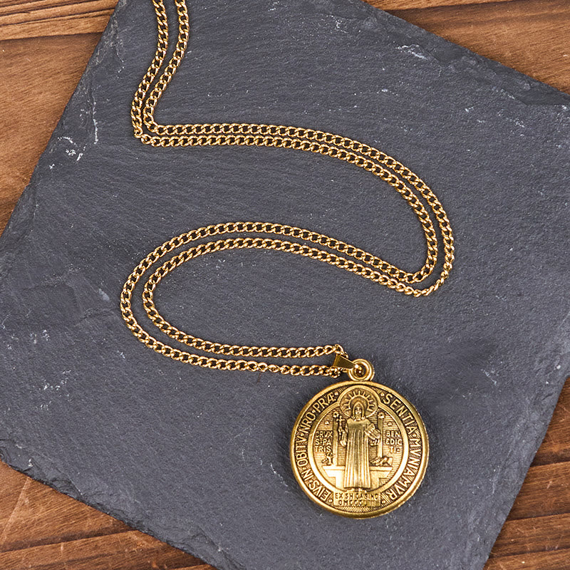 Collier Pendentif Symbole Saint Benoît Style Classique (3 couleurs)