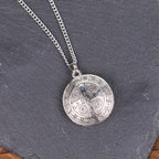 Collier Pendentif Symbole Saint Benoît Style Classique (3 couleurs)