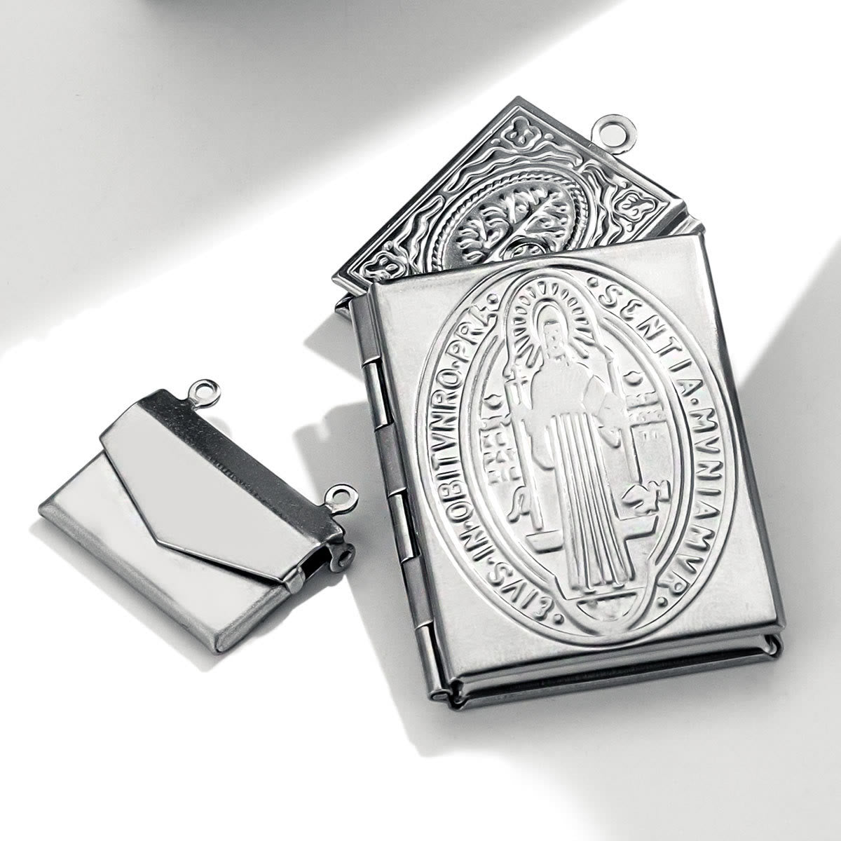 Pendentif Collier Boîte Photo Style Moderne Saint Benoît et Marie