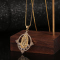 Collier pendentif Notre-Dame de Guadalupe pierres précieuses style luxe
