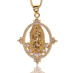 Collier pendentif Notre-Dame de Guadalupe pierres précieuses style luxe