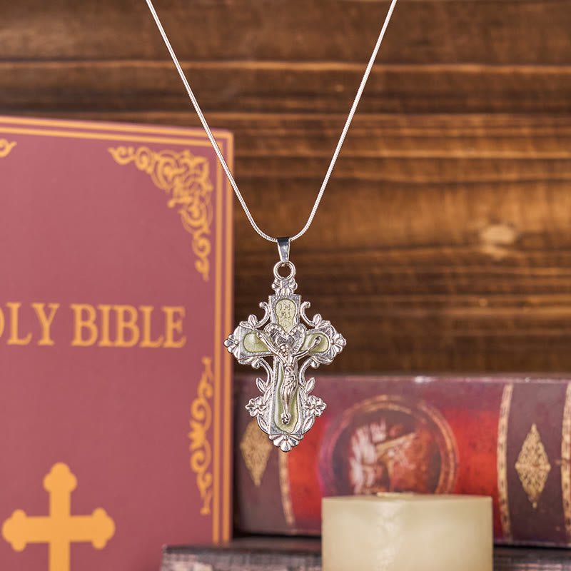 Collier pendentif croix de Jésus de style classique 4 couleurs