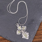 Collier pendentif croix de Jésus de style classique 4 couleurs