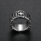 Anillo de protección de fe de acero inoxidable grabado con cruz estilo retro