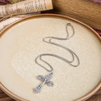 Collier avec pendentif crucifix de Jésus en feuilles de vigne, motif rétro exclusif, fabrication artisanale