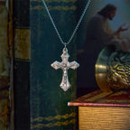 Collier avec pendentif crucifix de Jésus en feuilles de vigne, motif rétro exclusif, fabrication artisanale