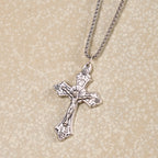 Collier avec pendentif crucifix de Jésus en feuilles de vigne, motif rétro exclusif, fabrication artisanale