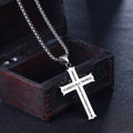 Collar con colgante de cruz y fe con icono "TODO LO PUEDO" de estilo minimalista