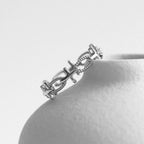 Bague de foi gravée en croix style rétro minimaliste