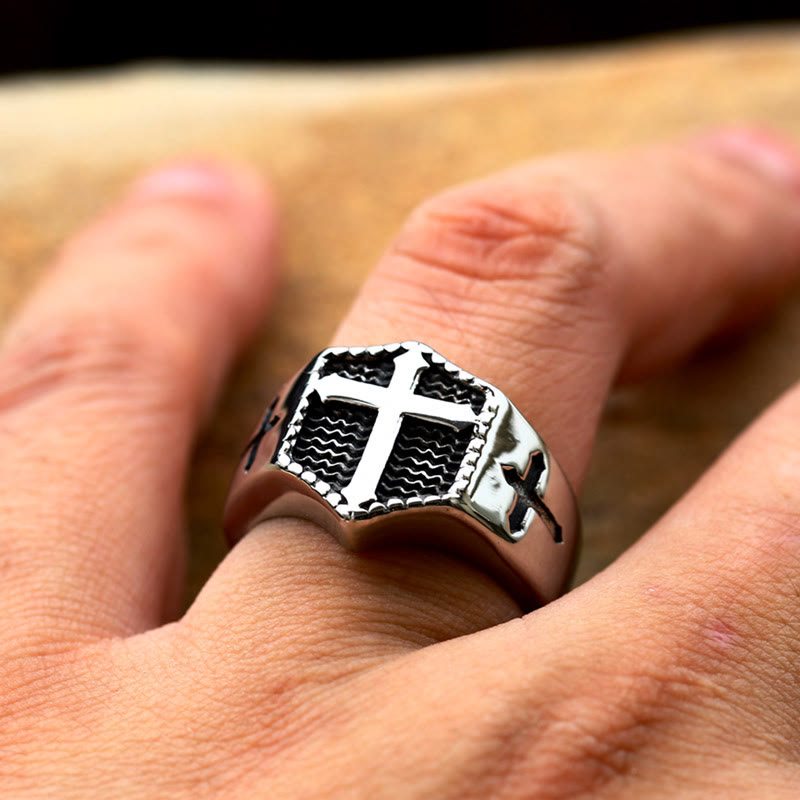 Anillo de fe de acero inoxidable grabado con cruz de estilo retro minimalista