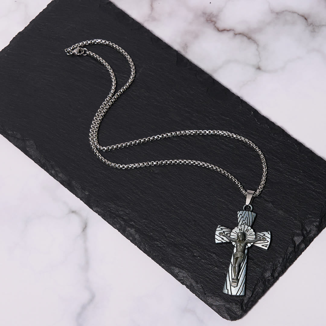 Collar con colgante de acero de titanio con cruz de Jesús y patrón de árbol de estilo retro