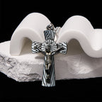 Collar con colgante de acero de titanio con cruz de Jesús y patrón de árbol de estilo retro
