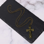 Collar con colgante de acero de titanio con cruz de Jesús y patrón de árbol de estilo retro