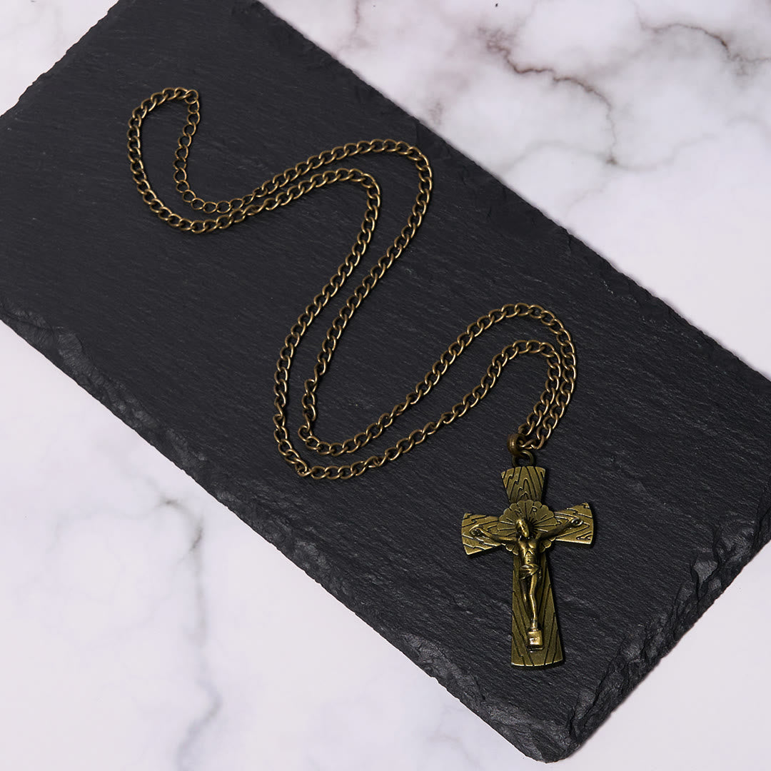 Collar con colgante de acero de titanio con cruz de Jesús y patrón de árbol de estilo retro
