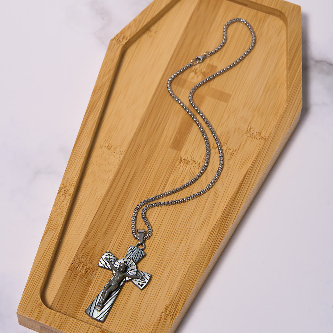 Collar con colgante de acero de titanio con cruz de Jesús y patrón de árbol de estilo retro