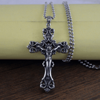 Collar de crucifijo ornamentado: un profundo símbolo de devoción y fe atemporal