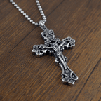 Collar de crucifijo ornamentado: un profundo símbolo de devoción y fe atemporal