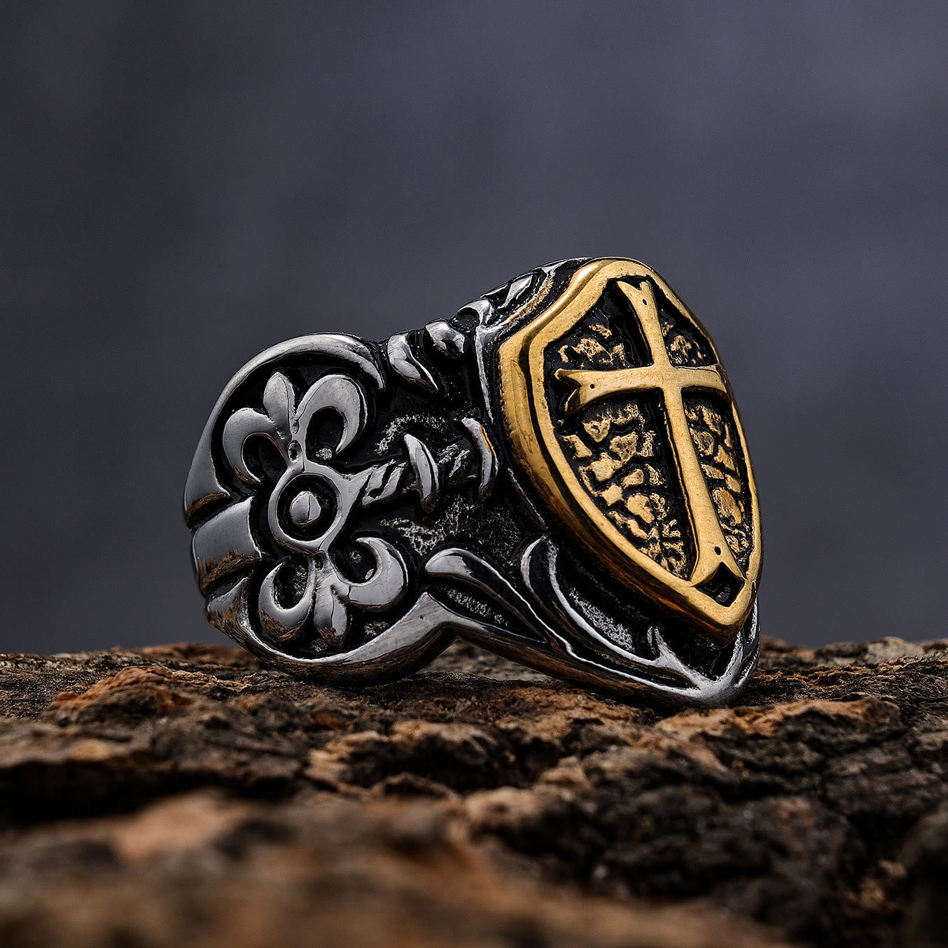 Anillo de Cruz Artesanal Exclusivo - Expresión de Fe Diaria