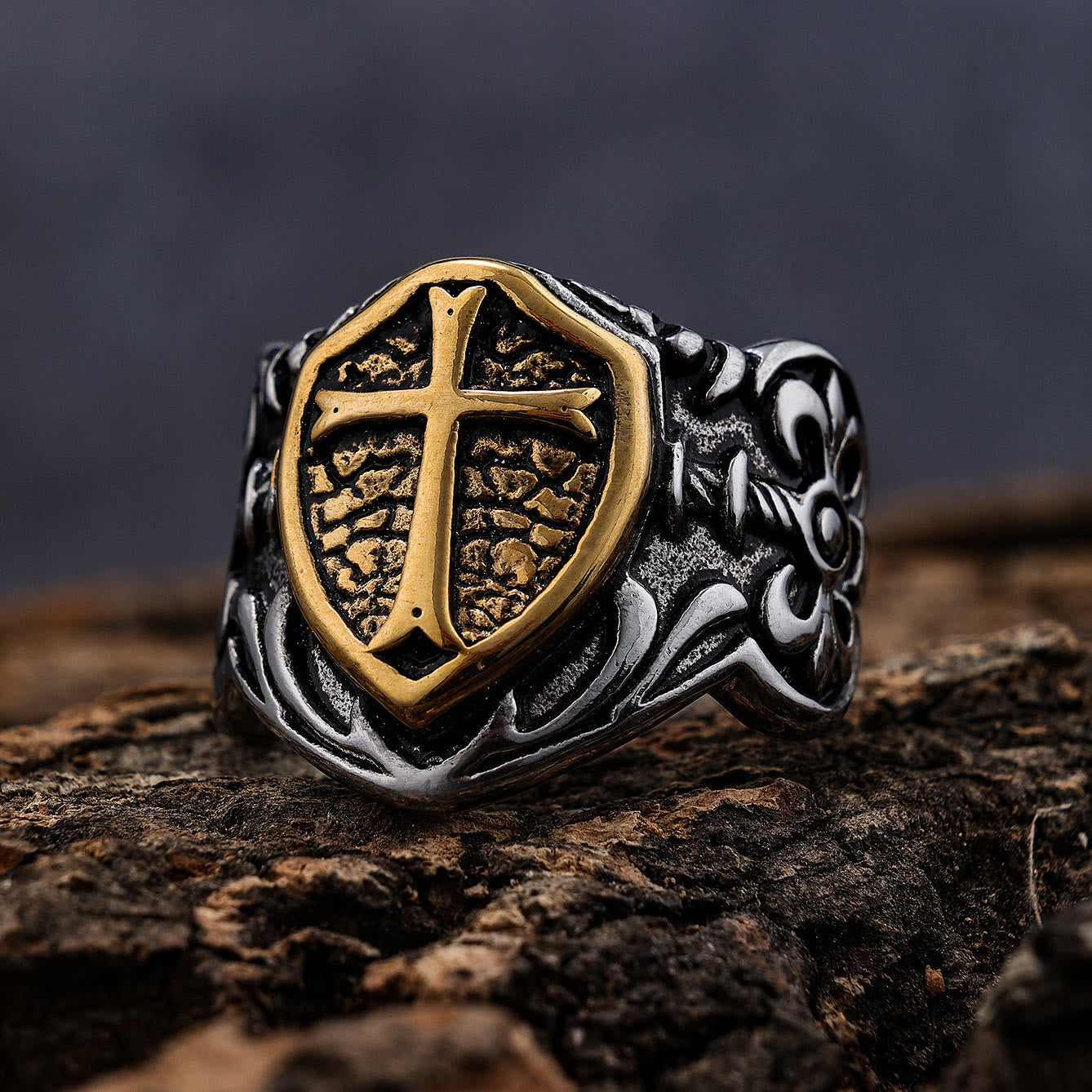 Anillo de Cruz Artesanal Exclusivo - Expresión de Fe Diaria