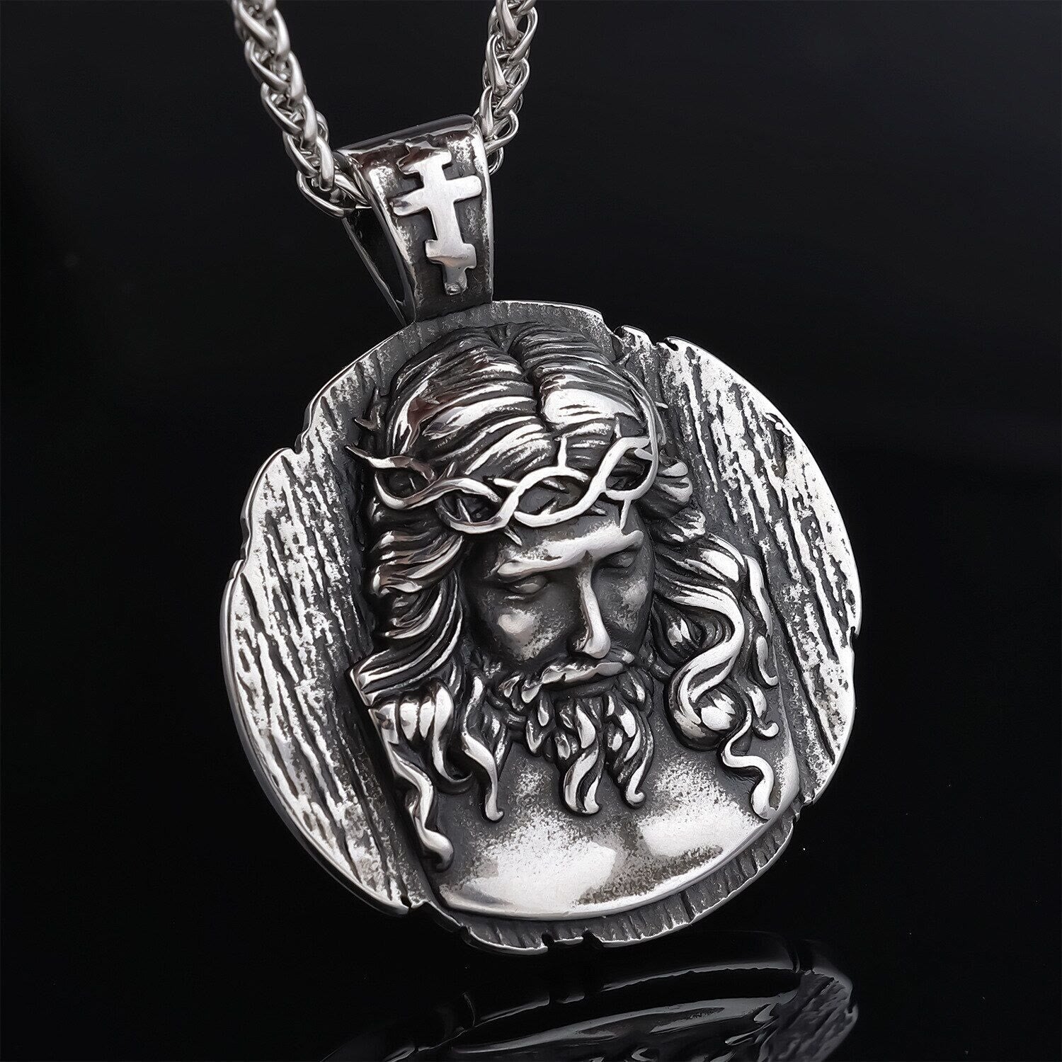 Jesus Crown of Thorns Pendant Necklace - A Profound Symbol of Faith and Devotion