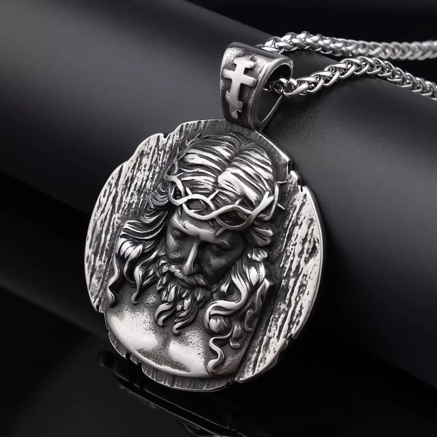 Jesus Crown of Thorns Pendant Necklace - A Profound Symbol of Faith and Devotion
