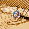 Nuestra Señora ruega por nosotros - Collar de la Santísima María en Oración: Un Símbolo Profundo de Devoción