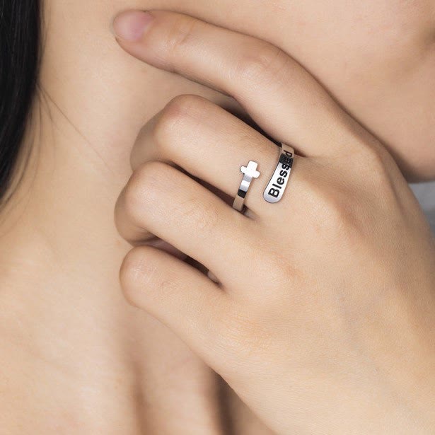 Anillo ajustable de la fe de la cruz bendita: paz, esperanza, amor