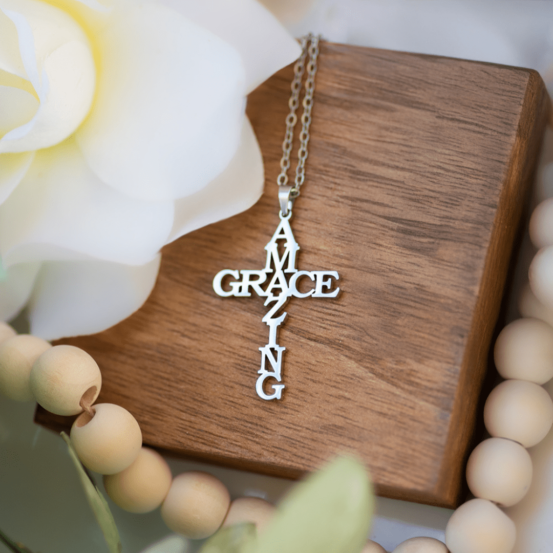 Collar Cruz GRACIA DIVINA: Un Testimonio del Amor Divino