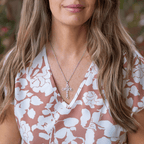 Collar Cruz GRACIA DIVINA: Un Testimonio del Amor Divino
