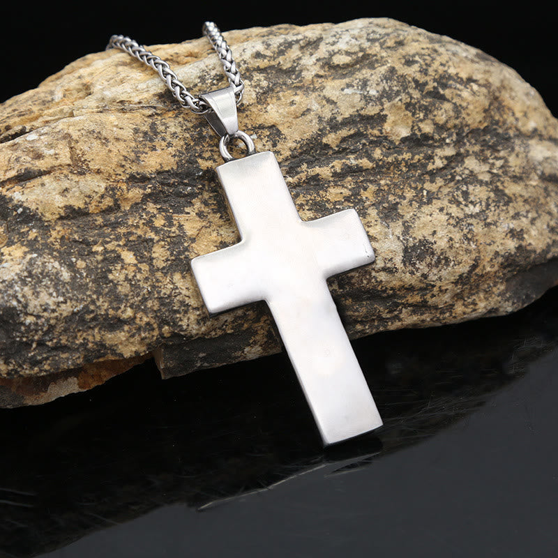 Collar con Cruz Manos de Redención: Un Testimonio de Rescate Divino