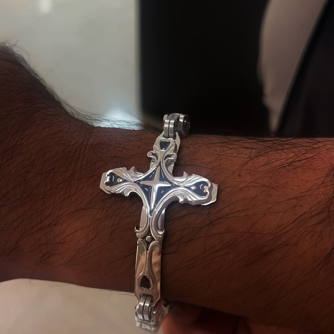 Pulsera de hombre Hierro y Fe: Fuerza y Redención en cada eslabón