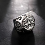 Anillo de fe con la cruz de San Benito: un símbolo de un regalo de amor