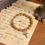 Pulsera Rosario de Jesús con Crucifijo: Joyería Espiritual Hecha a Mano con Artesanía Exquisita
