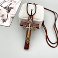Collar Vintage Cruz Doble de Madera y Metal